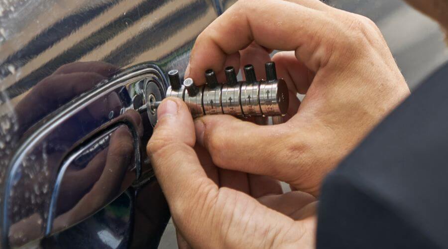 Professional gutter cleaning in Valley Falls, KS